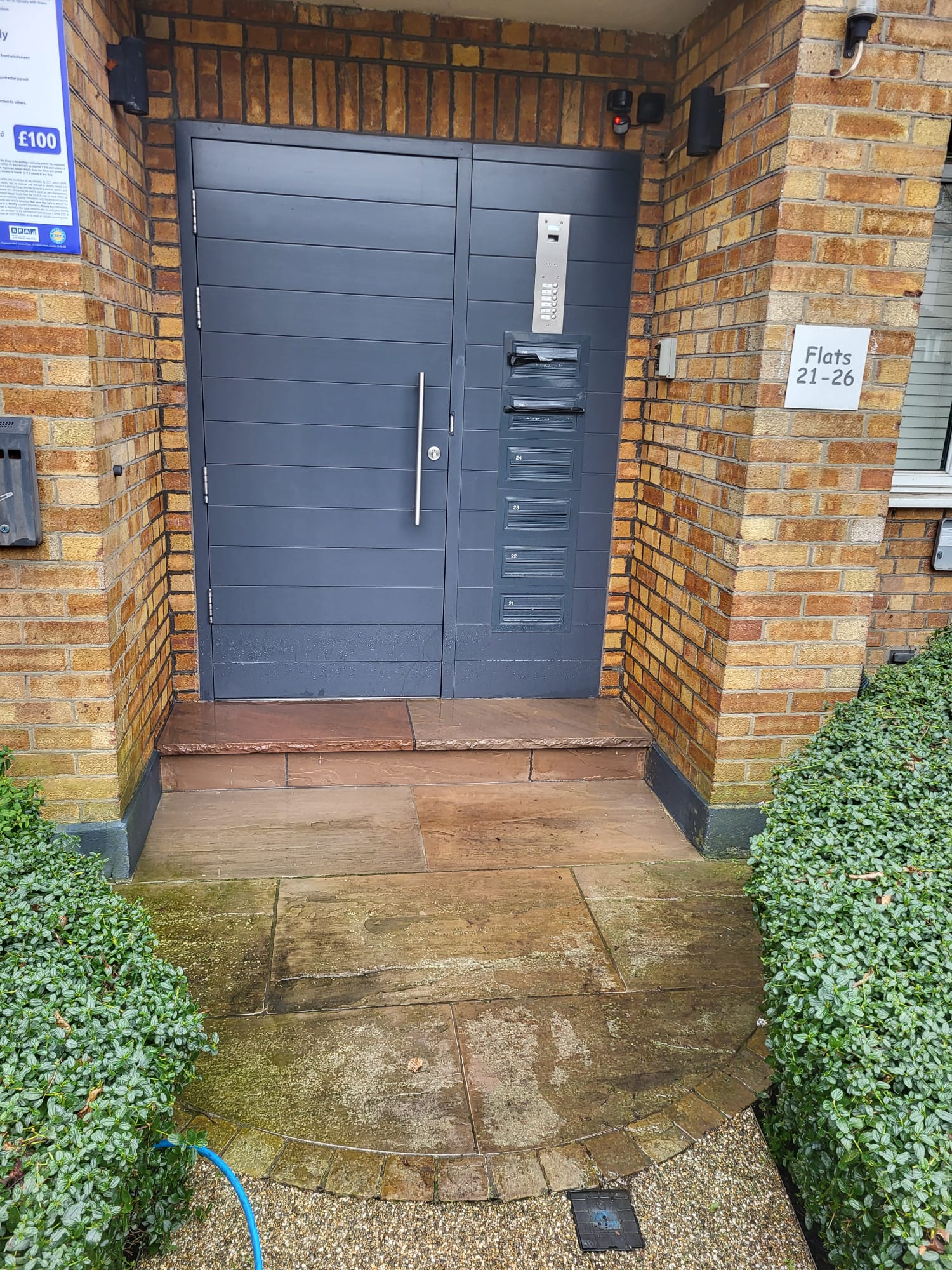 Cleaning paving joints